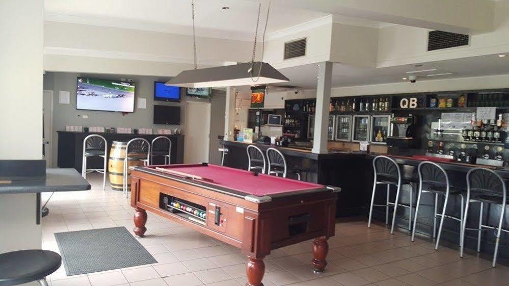 Nightcap At Queens Beach Hotel Bowen Exterior foto